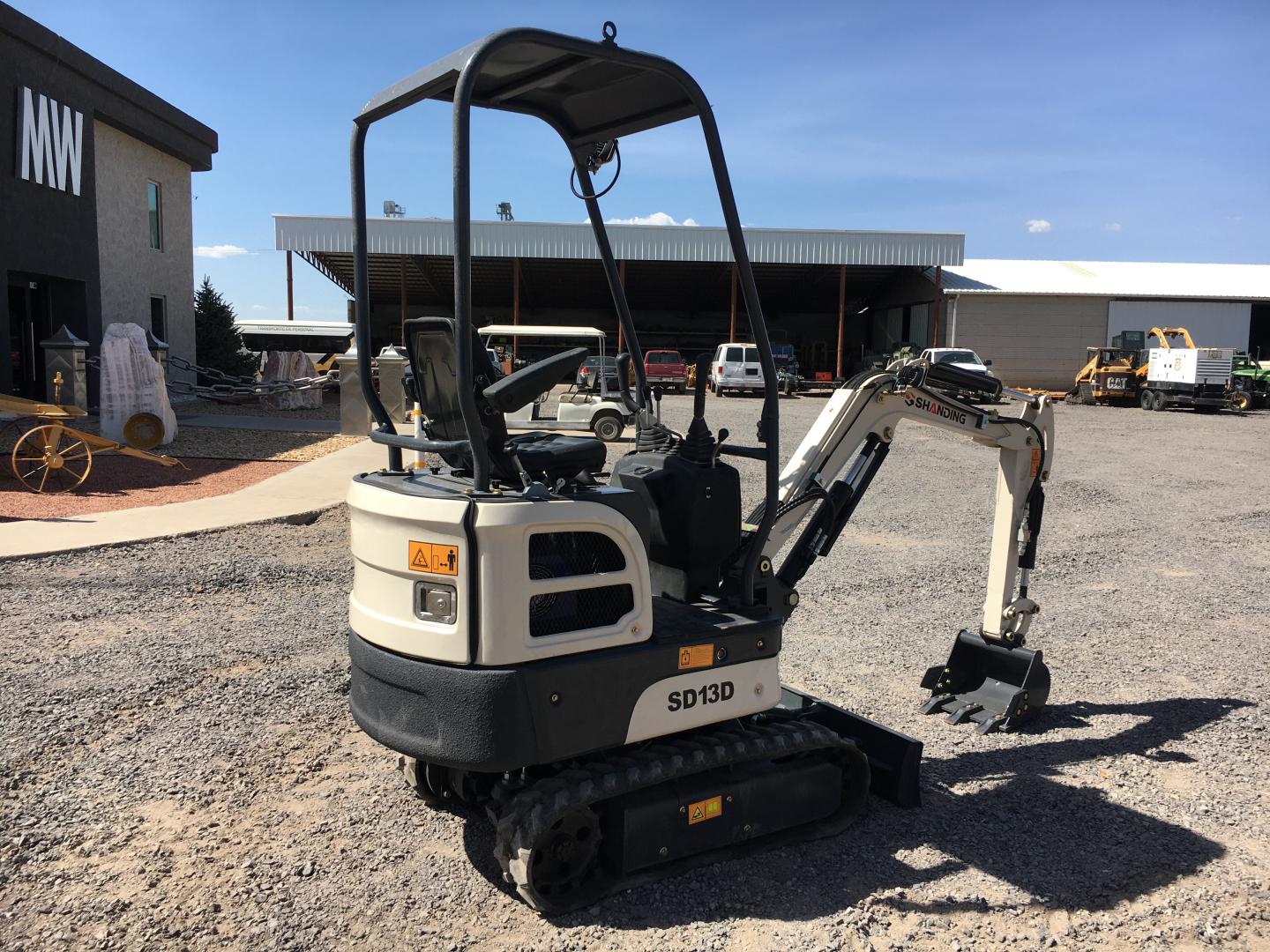 ./imagenes/INVOICE/2019/16887/MINI EXCAVADORA SHANDING SD13D (14).JPG